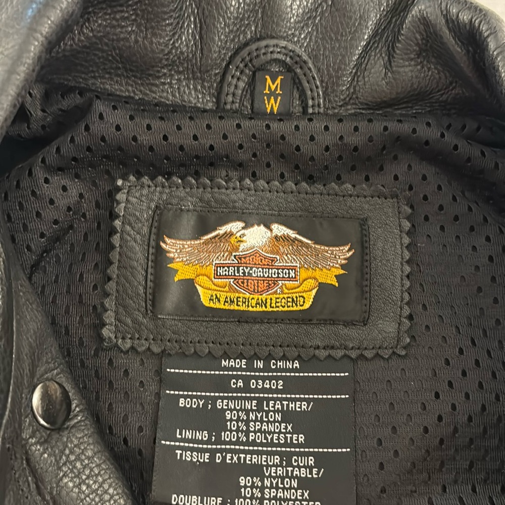 Harley Davidson women’s vest size medium. - Picture 3 of 8